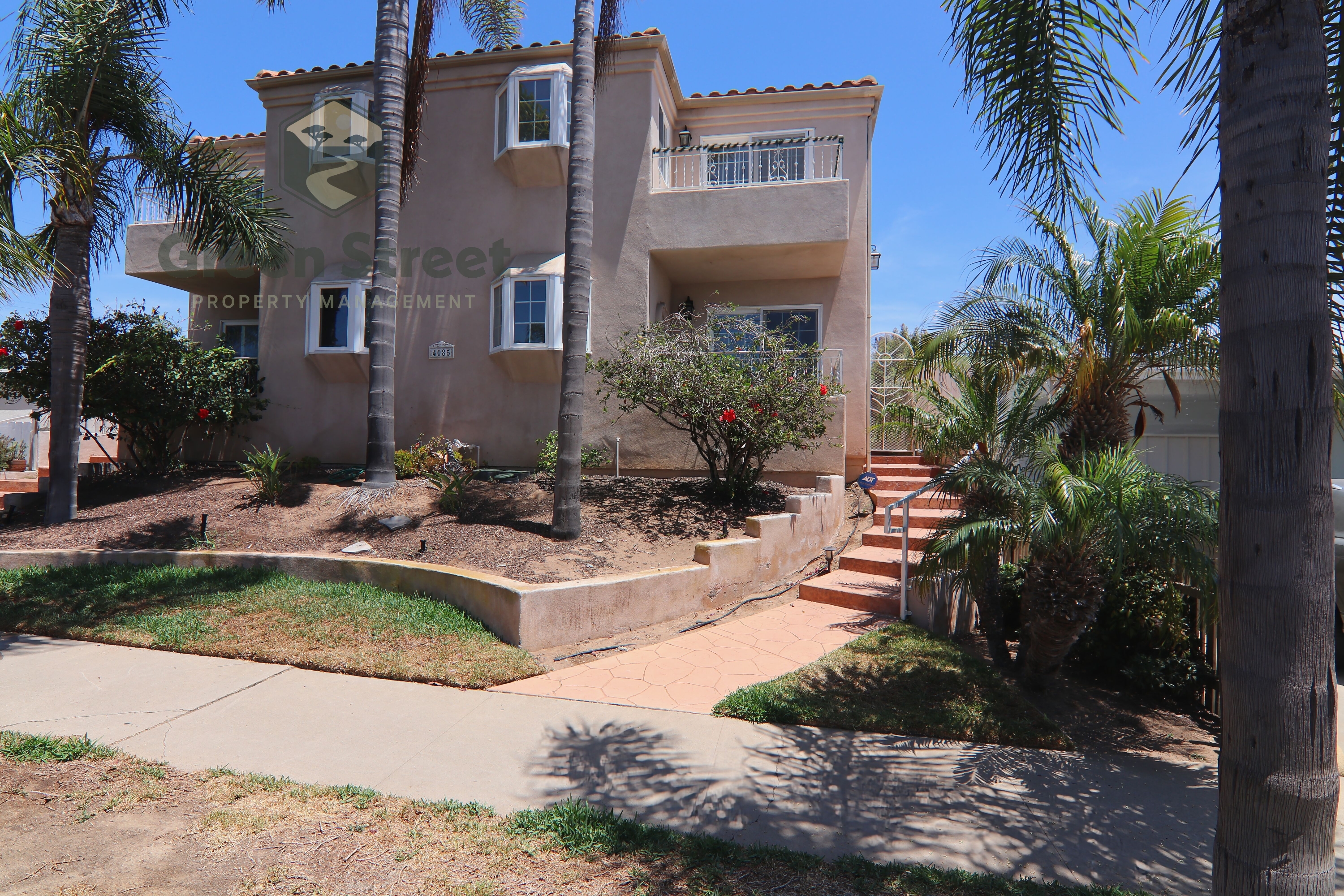 4085 Honeycutt Street - 1